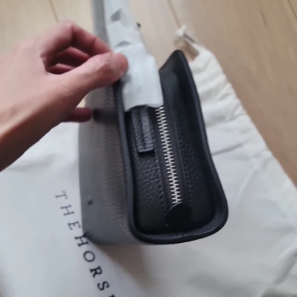 The Horse Clara Shoulder Bag Black - Picture 7 of 12